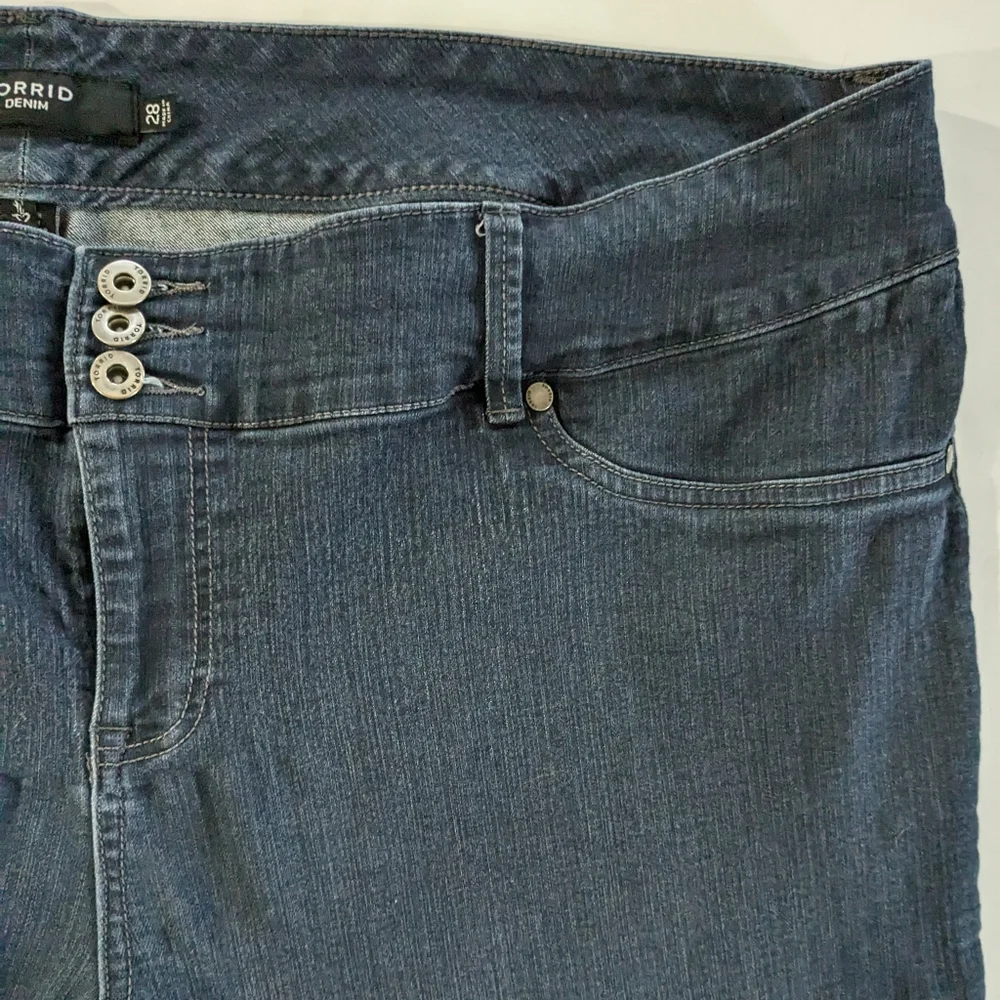 Torrid Cropped Jeans Size 28 - Picture 3 of 11